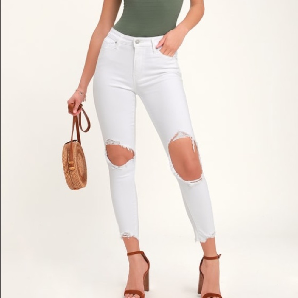 NWT Levi’s 721 High Rise Distressed Skinny Jean